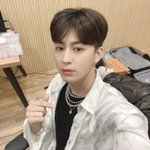 [아이콘] <b>윤형</b>이 너무 고맙지 않냐