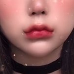 아니 사람 입술이 이게 가능해?