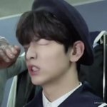 본진 저화질 짤 안 풀면 <b>탈모</b>옴