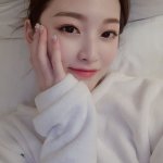 아린이 어디가 <b>밋밋</b>한 얼굴임?;