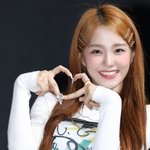 얘 뭔가 <b>미묘</b>하게 아이린 닮지 않았어???