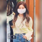 사람 얼굴이 이렇게 작을수가 있어???