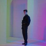 엑소 백현 앞머리 넘기고 <b>전신</b>비율샷