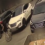 스쿨 존에서 <b>SUV</b>, 아이 탄 자전거 추돌…경찰 고의 여부 등 조사