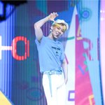 <b>최연준</b> 팔뚝에 매달려 있고 싶돠