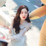 쉽게 볼수없는 <b>레어</b> 이목구비