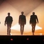 [EXO] 애들 컴백때마다 왕의<b>귀환</b> 이런거