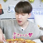 [EXO] 큥이 다행히 멀어졌던 친구랑 <b>화해</b>했구나