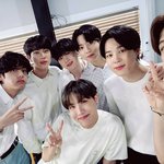 오늘자 뜬 <b>사진</b> <b>속</b> 흑발소년단
