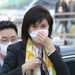 "최태원씨 나오시죠" 1조 이혼소송 노소영 새 변호사는