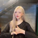 <b>예린</b> 금발 진짜 잘어울리는거 같아