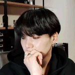 슈가 근데 진짜 살 많이 뺏다