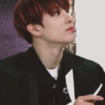 [NCT] 김정우 빨간 생머리에 피어싱 진짜 미친다