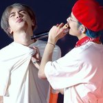 [방탄소년단] 멱살 잡히면 <b>입술</b>이 나오는 편