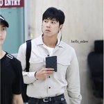 [댓글부탁해] 핸드폰 화면이 논란된 남돌.....