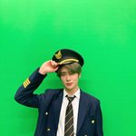 파일럿 <b>제복</b> 입은 정재현이란