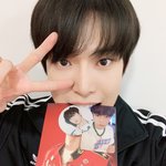 어떻게 입에 <b>물고</b> 셀카 찍을 생각을 햇냐?????!!!