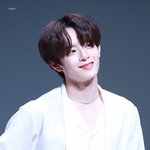 여전히 <b>소년</b> <b>소녀</b> 같은 앳됨