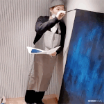 [방탄소년단] <b>캔버스</b> 따라 기울어져있는