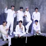 [방탄소년단] 멋진형아들 <b>사이</b>에