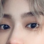 얘는 얼굴형 때문에 좀 덜 잘생겨 보이는 듯