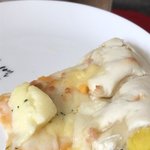 존맛탱 피자 먹는 중