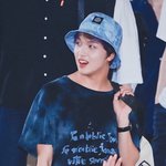[NCT] 정우가 <b>동혁</b>이 선물로 준 모자 <b>동혁</b>이 오늘 퇴근길에 쓴...