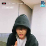 <b>지성이</b> 손 큰 편이니???혹시