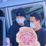 [EXO] 찬열이 선물로 <b>식물</b> 들고왔는데?ㅋㅋㅋㅋ