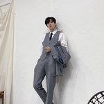 김우석 <b>쓰리피스</b> 봐봐