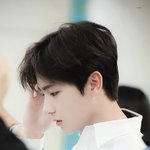 얘 왜<b>이리</b> 잘생겻냐