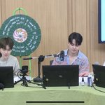 백현에게 춤 배우는 <b>몸치</b> 두 남잨ㅋㅋ