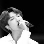 [방탄소년단] 약속한 애들 <b>졸업식</b> 무대 짤 쪄왔다❗받아가