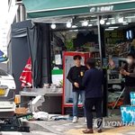 마트로 차량 돌진.7세 여아 위독