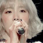 태연 솔직히 rain때 <b>은발</b> 단발이 레전드였는데