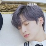 내남친 자는게 귀여워서 몰래<b>찌금</b>