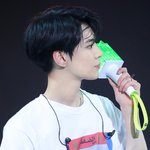 [NCT] 도영 이 날 사진좀 주<b>시술</b>...?