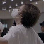 조심해..나도 밤엔 <b>짐승</b>이야
