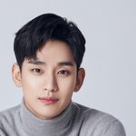 둘 중 <b>누가</b> 더 잘생김?