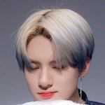 에릭은 <b>리빌</b> 머리가 갑임