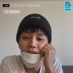 ㅅㅂ <b>수염</b>은 좀 밀어줘야죠