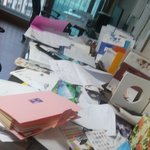 [드루와] 더러운 책상 대결하자