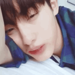 아침에깨보니 소꿉친구가 내옆에 있었다.<b>gif</b>