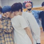 이<b>쥬</b>연이 헤남같아? 얘 앞에선 아님
