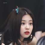 [레즈] 너네 <b>sns</b> 뭐 하는거 있어?