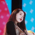 <b>우선</b> 얼굴부터 보이는디
