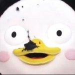 [댓글부탁해] <b>펭수</b> 이번에 군대가나봄 예고편에 머리 미는거 나옴...