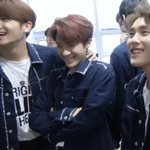 투<b>재현</b> 닮았다