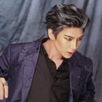 레오 눈빛 <b>지리지</b> 않냐