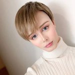 인생을 포토샵처럼 사는 <b>셀럽</b>